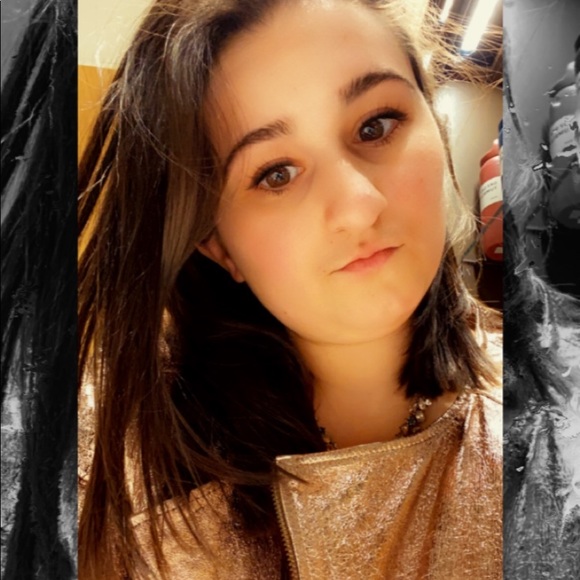 Meet your Posher, Sarah - Picture 2 of 4